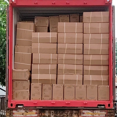Mănușile de siguranță la locul de muncă sunt expediate în port în conformitat...
