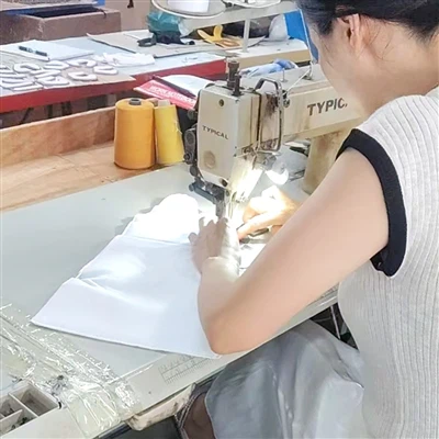 Producție în curs cu materiale specificate de client